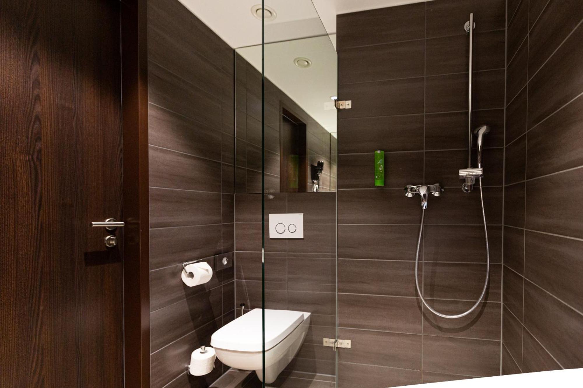 Tobbaccon Hotel Bensheim Bagian luar foto