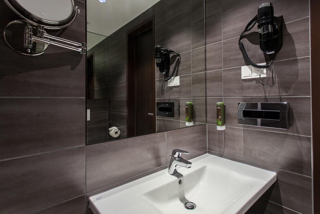 Tobbaccon Hotel Bensheim Bagian luar foto