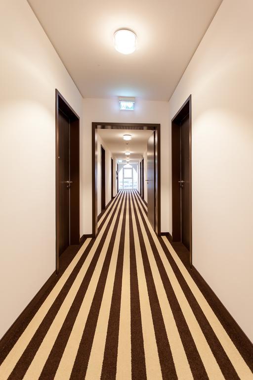 Tobbaccon Hotel Bensheim Bagian luar foto