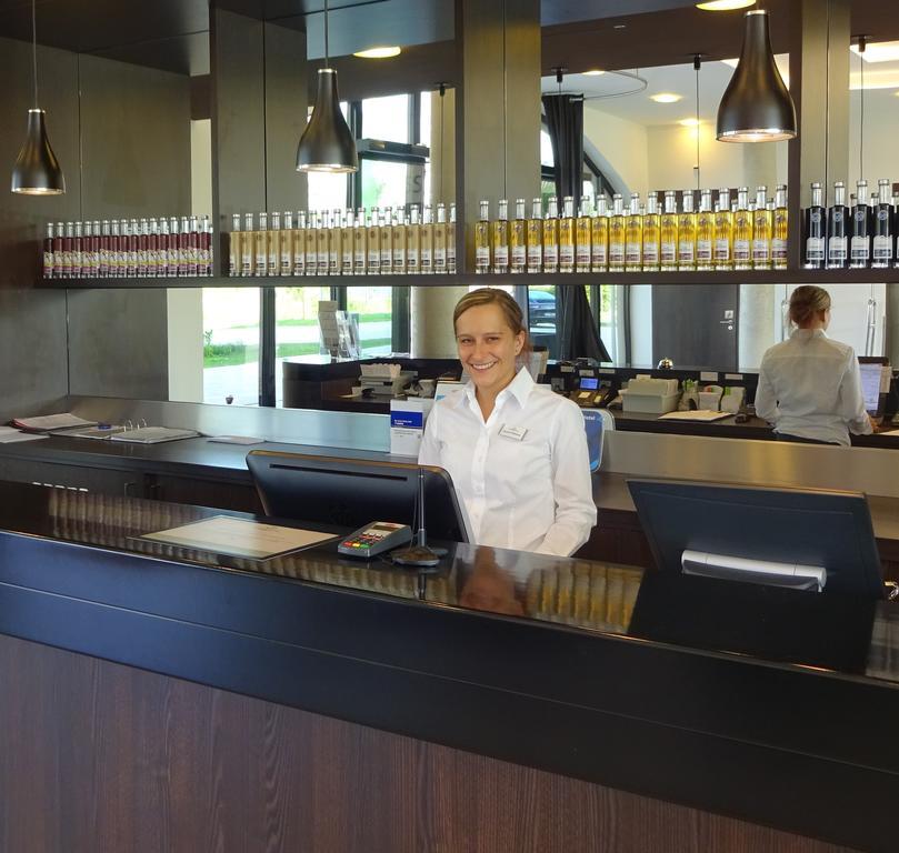 Tobbaccon Hotel Bensheim Bagian luar foto