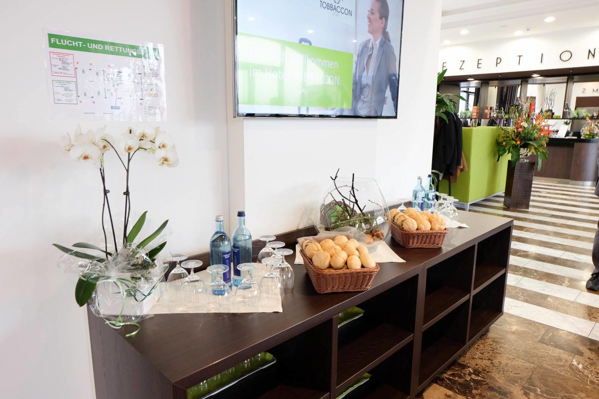 Tobbaccon Hotel Bensheim Bagian luar foto